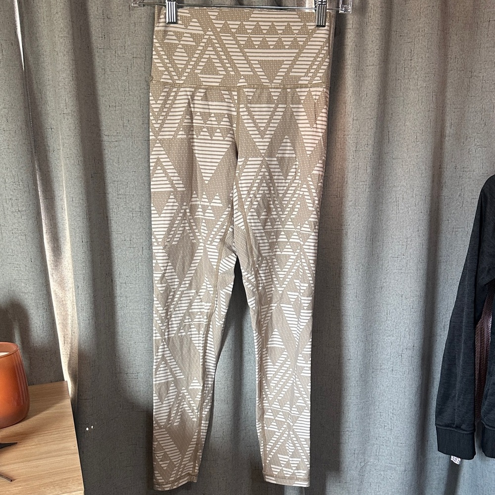 Aerie Tan Geometric Leggings